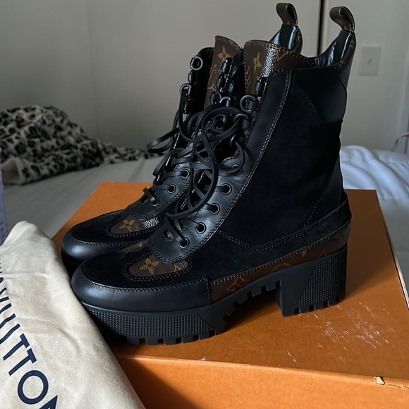 Laureate Platform Desert Boot - Picture 2 of 11